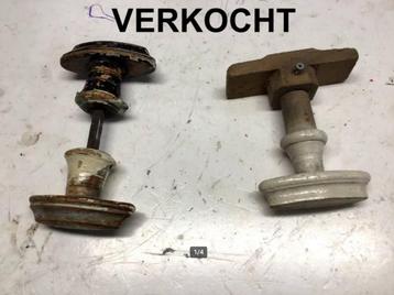 antieke houten deurkruk beschikbaar voor biedingen