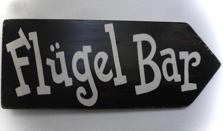 Houten Flügel Bar bord / handgeschilderd / après ski, Huis en Inrichting, Woonaccessoires | Wanddecoraties, Nieuw, Ophalen of Verzenden