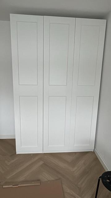 Nieuw deur Pax kast met lichte schade