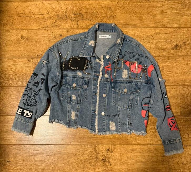 Spijkerjas met opdruk, maat M, Kleding | Dames, Jassen | Zomer, Gedragen, Maat 38/40 (M), Overige kleuren, Ophalen of Verzenden