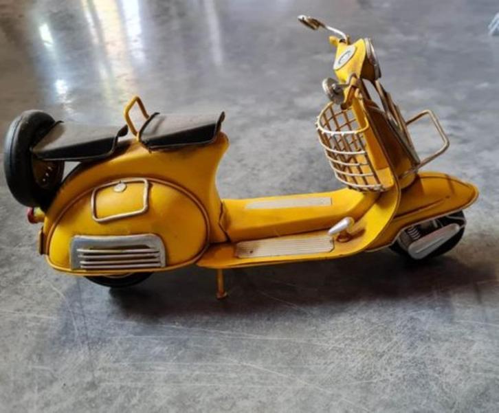 Motor scooter naar oud model op schaal, Verzamelen, Merken en Reclamevoorwerpen, Nieuw, Overige typen, Ophalen of Verzenden