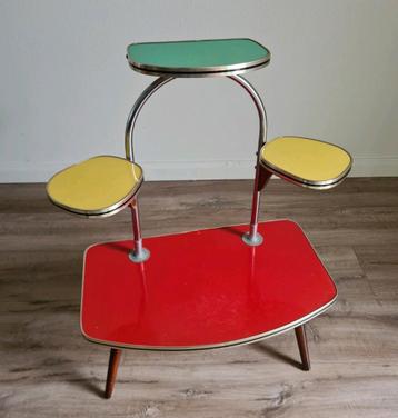 Vintage plantentafel etagere tafel tafeltje retro planten beschikbaar voor biedingen