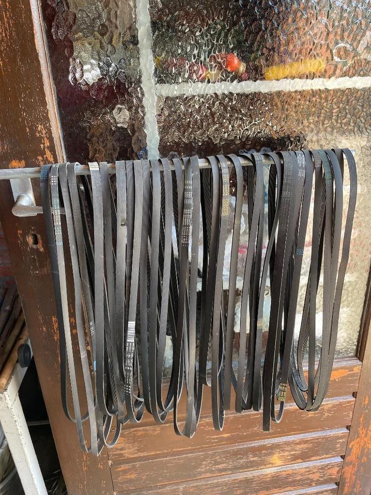 Aandrijfriemen, V-snaren, Timing Belts., Doe-het-zelf en Verbouw, Gereedschap | Machine-onderdelen en Toebehoren, Ophalen of Verzenden