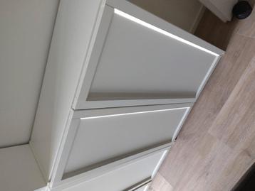 Ikea billy kast met planken en deuren - afbeelding 1