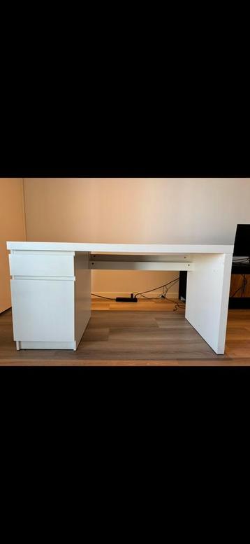 IKEA Bureau Wit met Opbergruimte beschikbaar voor biedingen