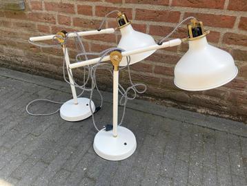 2 Witte Bureau/Nacht Lampjes - Zo Goed Als Nieuw beschikbaar voor biedingen