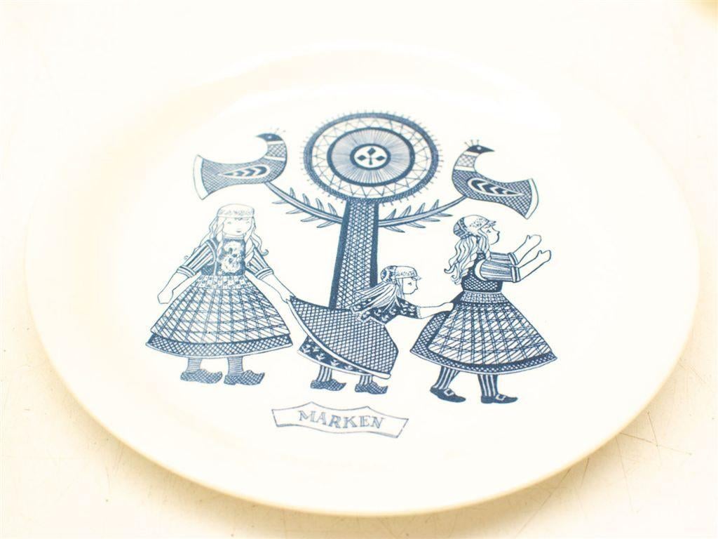 2 klederdracht borden 33312, Gebruikt, Ophalen of Verzenden, Bord(en), Wedgwood