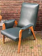 Vintage fauteuil met houten frame en groene bekleding, Gebruikt, Minder dan 75 cm, Ophalen of Verzenden, 50 tot 75 cm