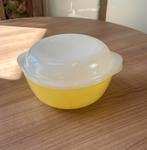 Vintage schaal Arcopal France, Huis en Inrichting, Keuken | Servies, Ophalen of Verzenden, Glas, Overige stijlen, Schaal of Schalen