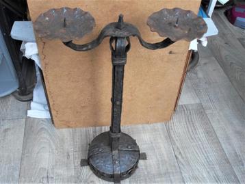 oude kandelaar/ kaarshouder metaal beschikbaar voor biedingen