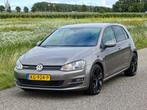 Volkswagen Golf 1.0 TSI Connected Series /Clima/Navi/Camera/, Stof, Gebruikt, 23 km/l, Origineel Nederlands