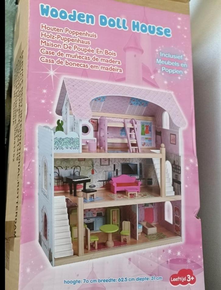 SINT CADEAU !Compleet en nieuw houten poppenhuis, Kinderen en Baby's, Speelgoed | Poppenhuizen, Nieuw, Poppenhuis, Ophalen of Verzenden