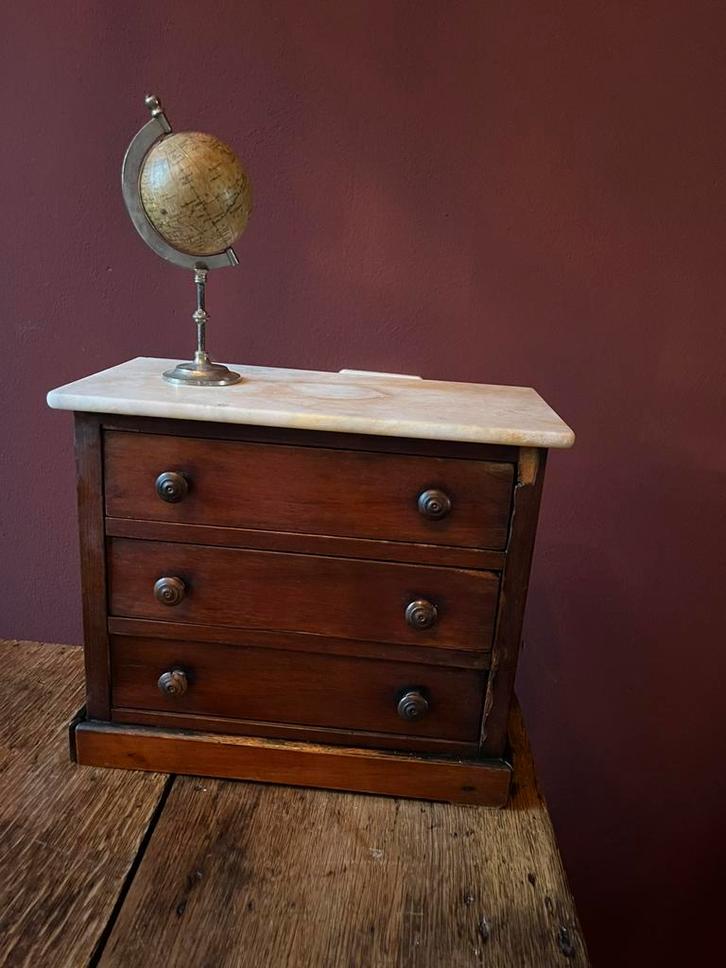 Antiek miniatuur ladenkastje horlogerie bijouterie, Huis en Inrichting, Kasten | Ladekasten, Gebruikt, Minder dan 100 cm, 50 tot 100 cm
