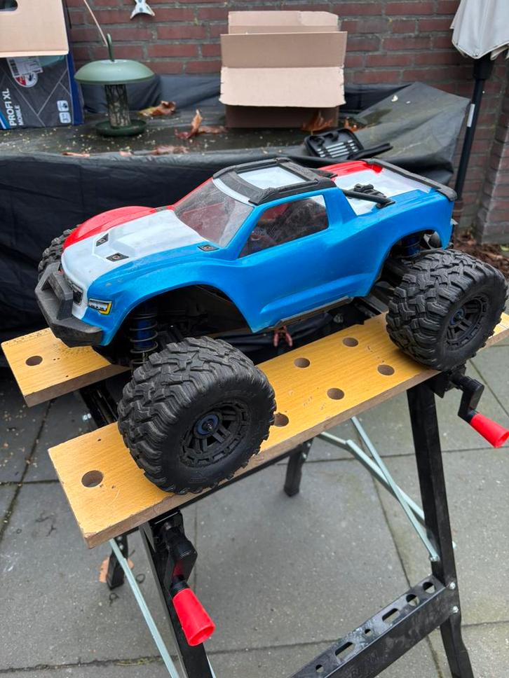Traxxas Maxx, Hobby en Vrije tijd, Modelbouw | Radiografisch | Auto's, Gebruikt, Auto offroad, Elektro, RTR (Ready to Run), Ophalen of Verzenden