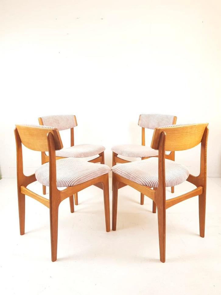 4 Vintage roze stoelen licht roze ribstof gerestaureerd, Verzamelen, Retro, Verzenden