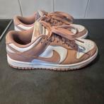 Nike dunk low maat 36 white/rose whisper zgan, Kleding | Dames, Schoenen, Wit, Nike, Ophalen of Verzenden, Sneakers of Gympen