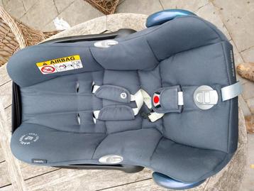 Maxi cosi autostoeltje inclusief isofix base beschikbaar voor biedingen