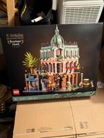 LEGO Icons 10297 – Boutique Hotel (nieuw in doos), Ophalen of Verzenden, Zo goed als nieuw