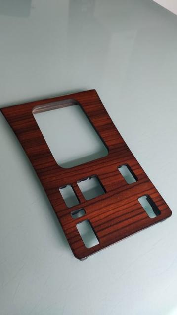 W126 Zebrano schakelconsole  beschikbaar voor biedingen