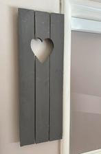 2 stuks houten decoratie luikjes - houten luiken - wanddeco, Huis en Inrichting, Ophalen, Zo goed als nieuw