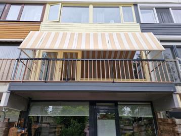 Zonnescherm 480cm breed uitval 150 cm beschikbaar voor biedingen