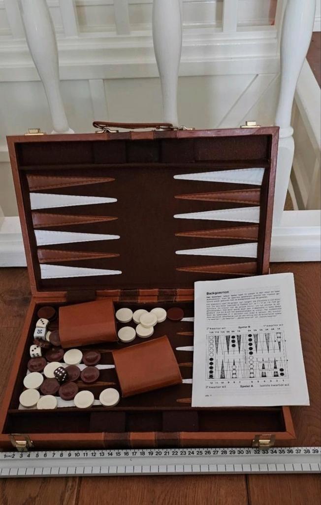 Back gammon koffer- vintage 36x 24cm- compleet, Hobby en Vrije tijd, Gezelschapsspellen | Bordspellen, Gebruikt, Ophalen