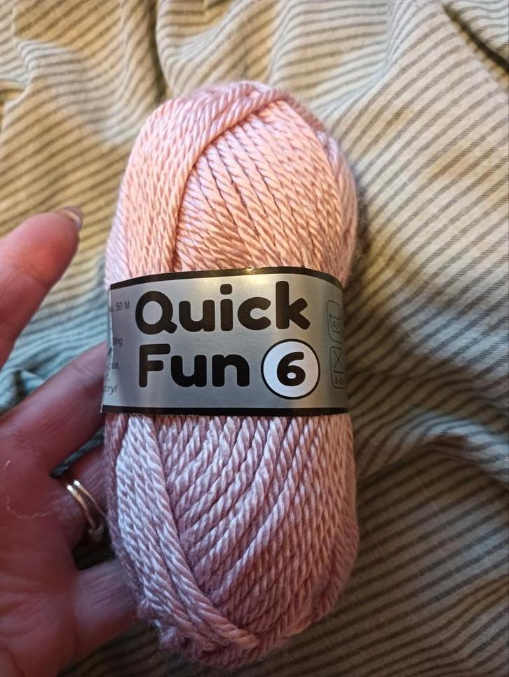 10 Bollen Anti-Pilling Garen, Hobby en Vrije tijd, Breien en Haken, Nieuw, Breien of Haken, Wol of Garen, Ophalen of Verzenden