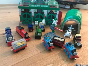 Thomas de Trein Set - Treintjes, Rails, Station & Tunnel beschikbaar voor biedingen