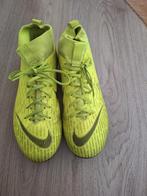 Voetbalschoenen nike maat 38, Sport en Fitness, Schoenen, Gebruikt, Ophalen