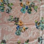 Roze gebloemde geweven lap, Hobby en Vrije tijd, Stoffen en Lappen, 120 cm of meer, Nieuw, Ophalen of Verzenden, Katoen