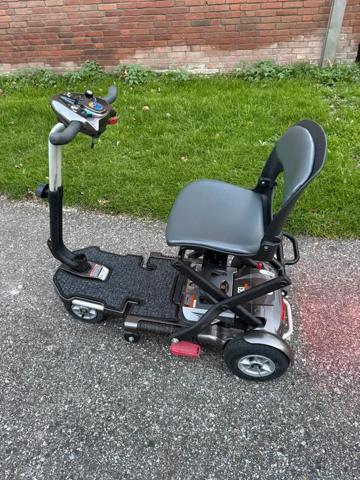 Mango bobby deluxe opvouwbare scootmobiel, Diversen, Rolstoelen, Zo goed als nieuw, Elektrische rolstoel, Inklapbaar, Ophalen