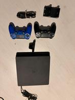 PlayStation 4 slim met 2 controllers, Ophalen of Verzenden, Zo goed als nieuw, Controller, PlayStation 4