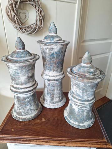 3 prachtige robuste potten/ kandelaars/ vazen. beschikbaar voor biedingen