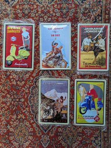 Vintage Metalen Borden Set beschikbaar voor biedingen