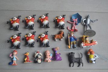 19 oude Pvc figuurtjes jaren 80 / 90  beschikbaar voor biedingen