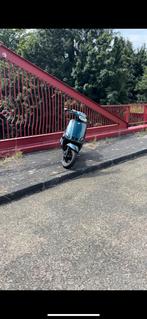 Type 3, Fietsen en Brommers, Scooters | Piaggio, Ophalen, Tweetakt, Maximaal 45 km/u, Zip