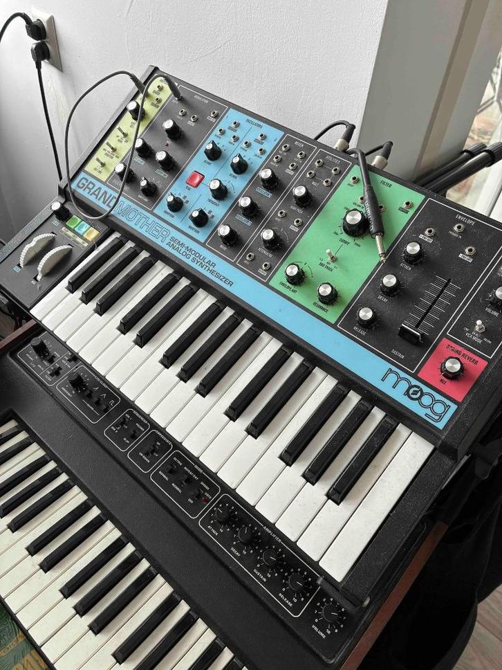 Te Koop: Moog Grandmother, Muziek en Instrumenten, Synthesizers, Zo goed als nieuw, Overige aantallen, Overige merken, Met midi-aansluiting