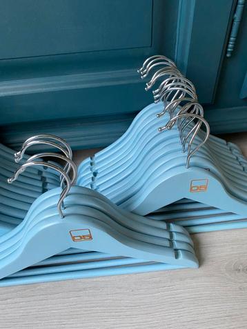 Kinder Kledinghangers Hout Blauw Loods 5 Baby Kind 28 Stuks beschikbaar voor biedingen