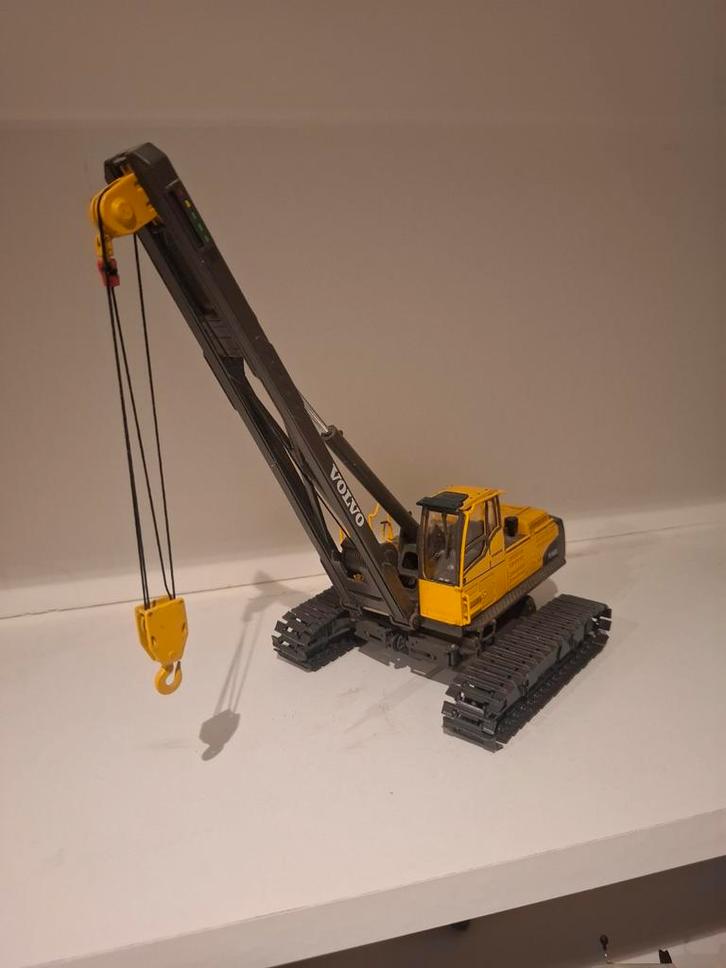 Volvo PL4611 buizenlegger, Hobby en Vrije tijd, Modelauto's | 1:50, Zo goed als nieuw, Bus of Vrachtwagen, Ophalen