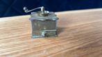 Miniatuur koffiemolen koper 3,5 x 3,5 x 3,5cm, Antiek en Kunst, Antiek | Koper en Brons, Ophalen of Verzenden, Koper