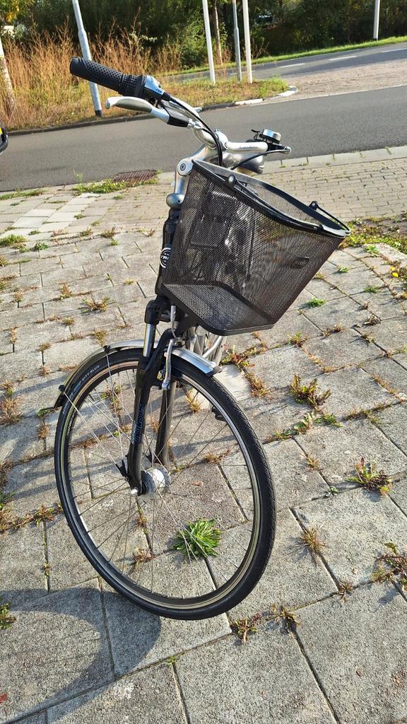 Trek fiets met mand - prima staat, Fietsen en Brommers, Fietsaccessoires | Fietsmanden, Gebruikt, Fietsmand, Stuurbevestiging