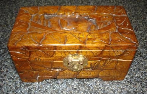 * Houten chinees kistje houtsnijwerk vernis *, Antiek en Kunst, Antiek | Woonaccessoires, Verzenden
