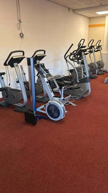 Fitnessapparatuur uit sportschool beschikbaar voor biedingen