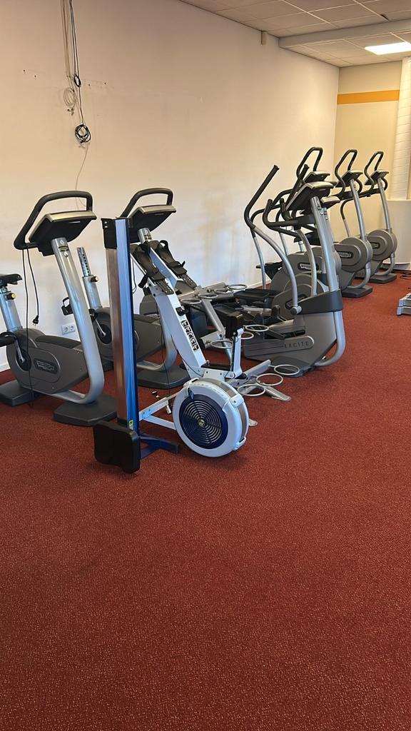 Fitnessapparatuur uit sportschool, Sport en Fitness, Fitnessmaterialen, Gebruikt, Overige typen, Ophalen