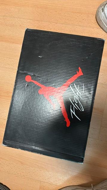 Jordan 4 yellow thunder beschikbaar voor biedingen