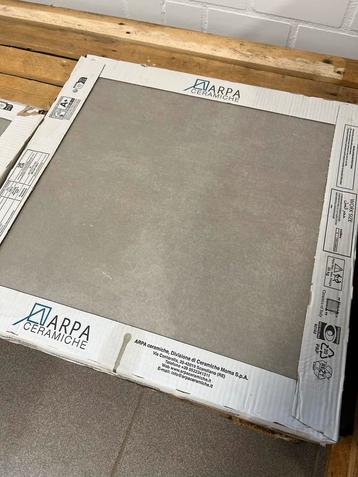 8x Arpa keramische Wand/Vloertegels 60x60 beschikbaar voor biedingen