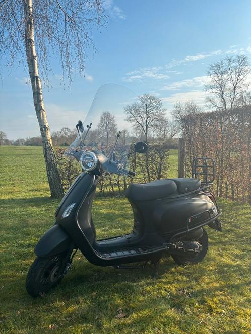 Senzo Rivalux Special Scooter, Fietsen en Brommers, Snorfietsen en Snorscooters, Zo goed als nieuw, Overige merken, Benzine, Ophalen