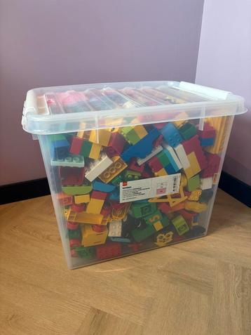 Heel veel Duplo! Opbergbak van 50x39x41 beschikbaar voor biedingen