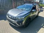 Dacia Sandero 1.0 met rechter zijschade, Auto diversen, Handgeschakeld, Zilver of Grijs, 999 cc, Benzine