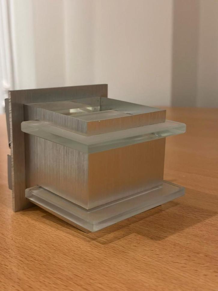 Honsel Baltimore Muurlamp Aluminium, 1-licht, Huis en Inrichting, Lampen | Wandlampen, Zo goed als nieuw, Glas, Metaal, Ophalen of Verzenden